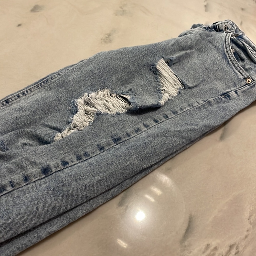 ACID WASH RIPPED JEANS - Picture 2 of 4